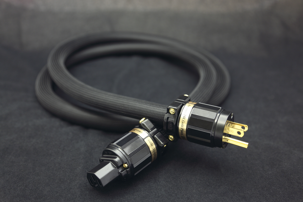 IeGO "Torrent" L80520 1.5M + 8085 gold plated copper plug.